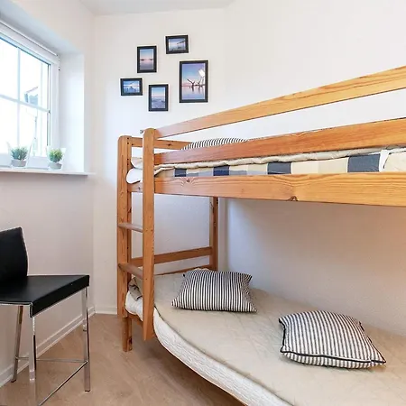 Xliv Apartment *